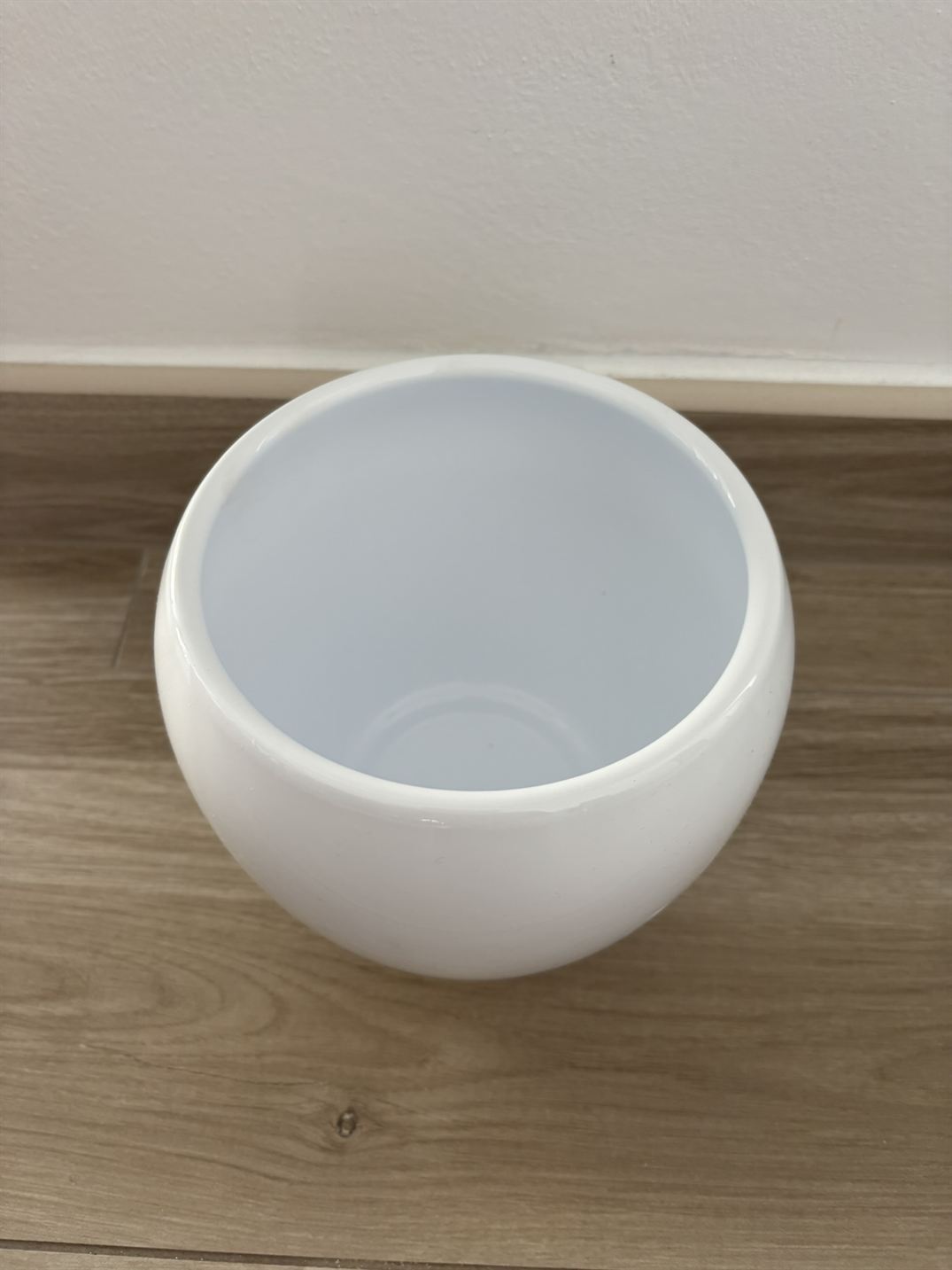 Květináč oblý bílý 15,5 cm