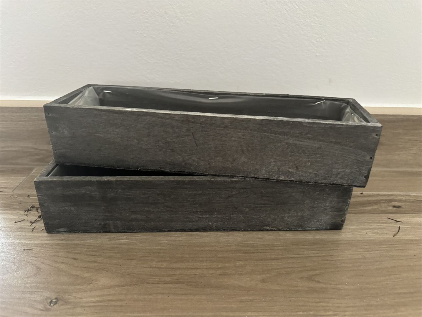 Truhlík dřevěný 30 cm