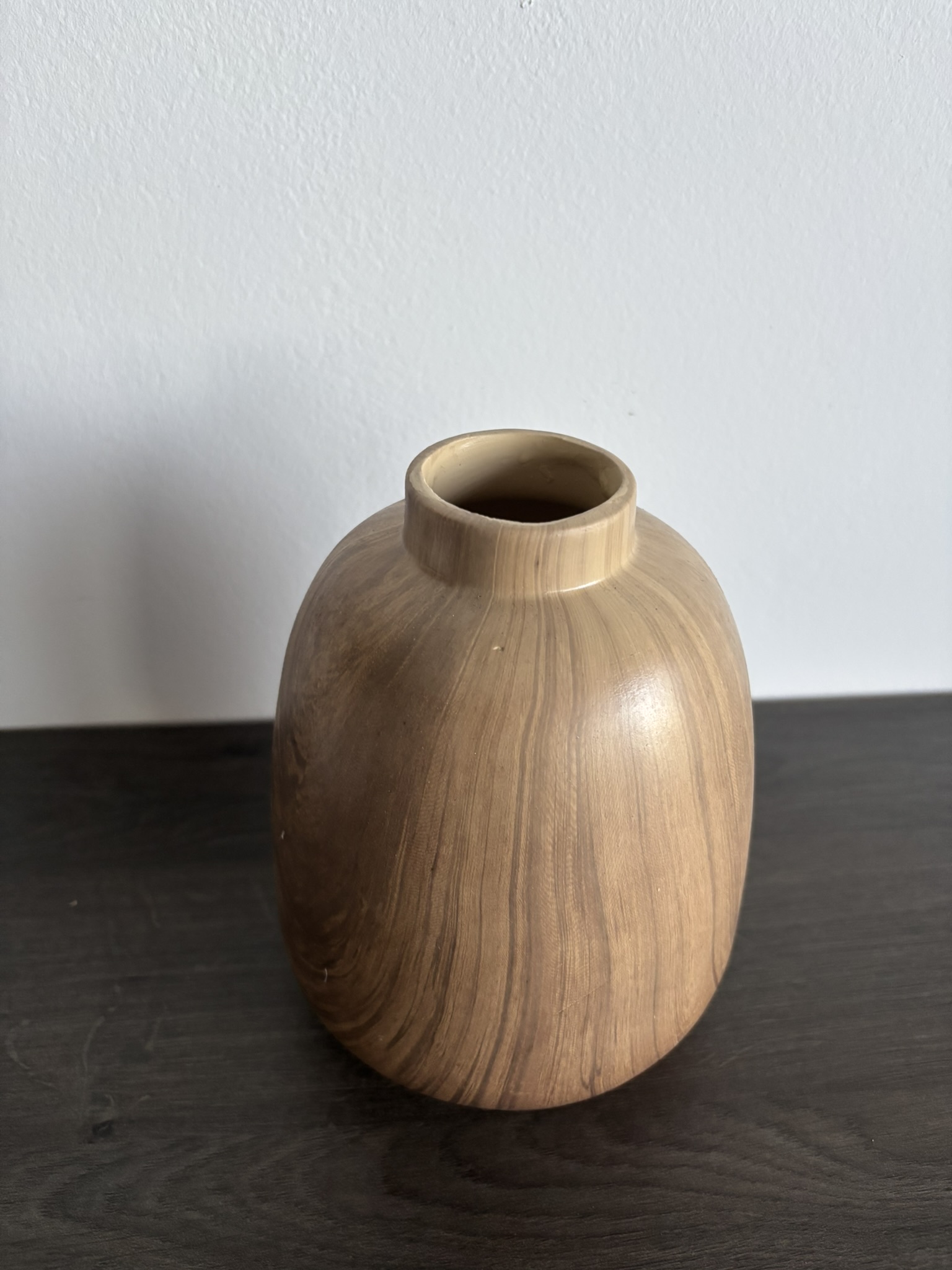 Váza dřevěný vzhled 17,5 cm